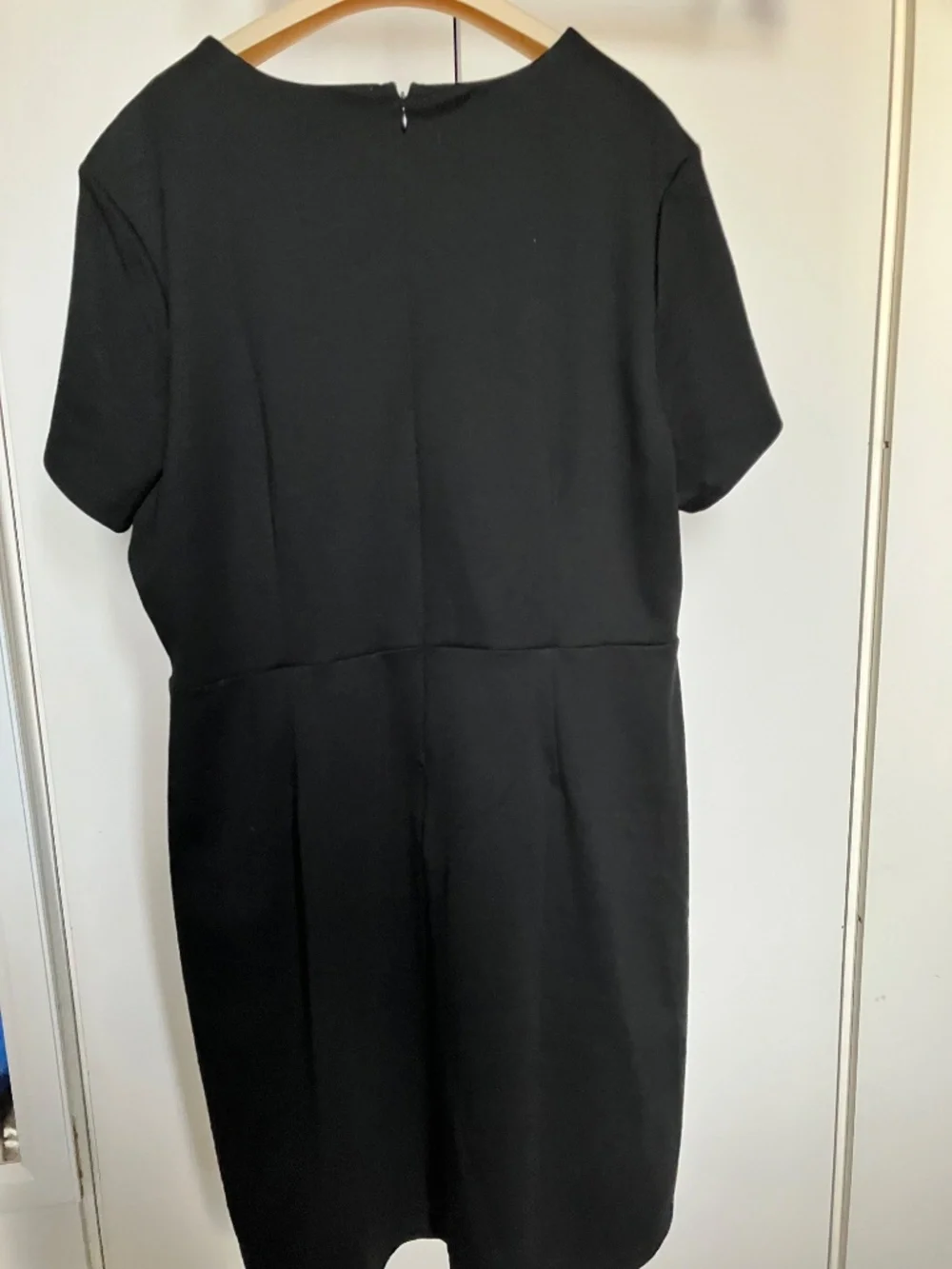 Old Navy Black Short-Sleeve Sheath Dress w/Zipper. XXL. New with Tags. - Picture 5 of 10